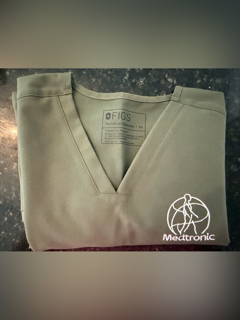 Figs Women’s  Olive Green Mos V-Neck Casma scub top with Medtronic Logo Size XS